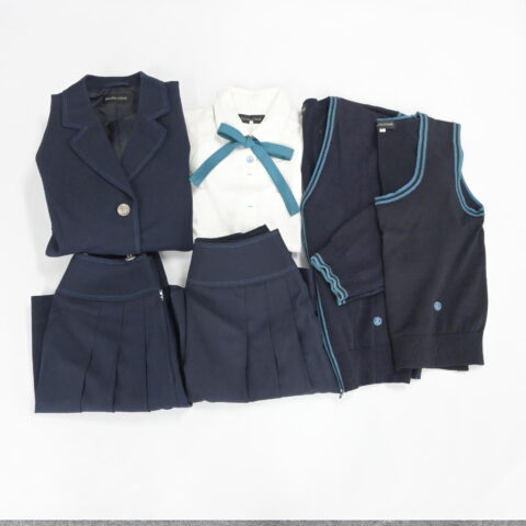ラミパスが買取した広島女学院高等学校の制服セット（ブレザー・スカート・付属品一式）